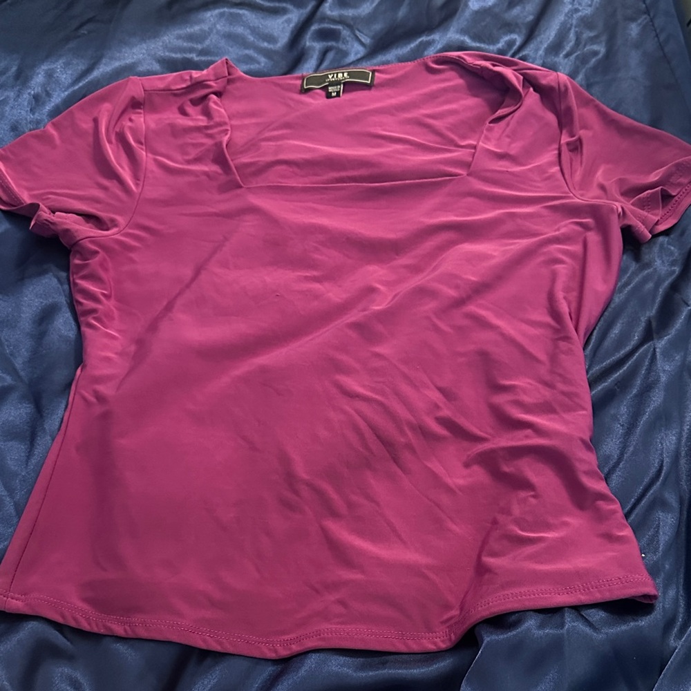 Elle Fuchsia Short Sleeve Top size Medium
